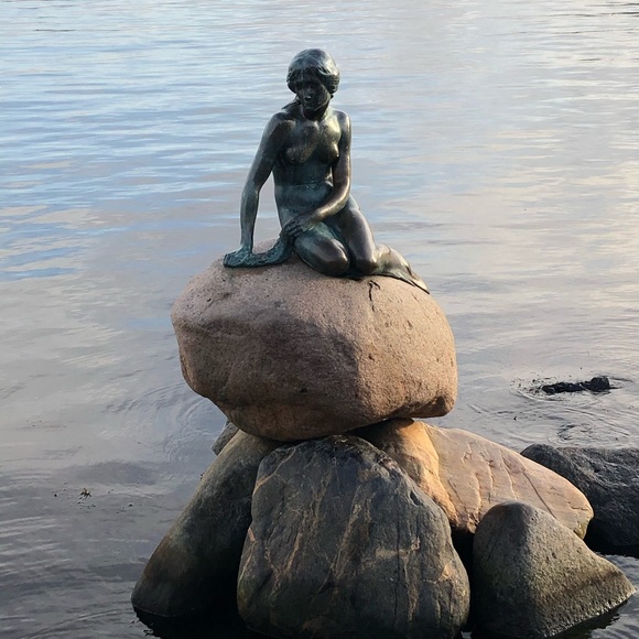 Meet your Posher, Karen - Picture 1 of 2